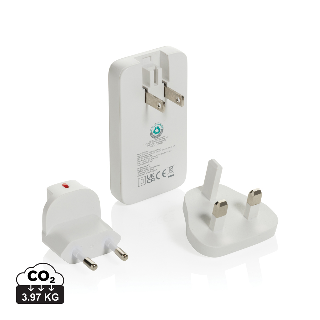 Fluxo RCS 65W flat GAN charger with universal connectors