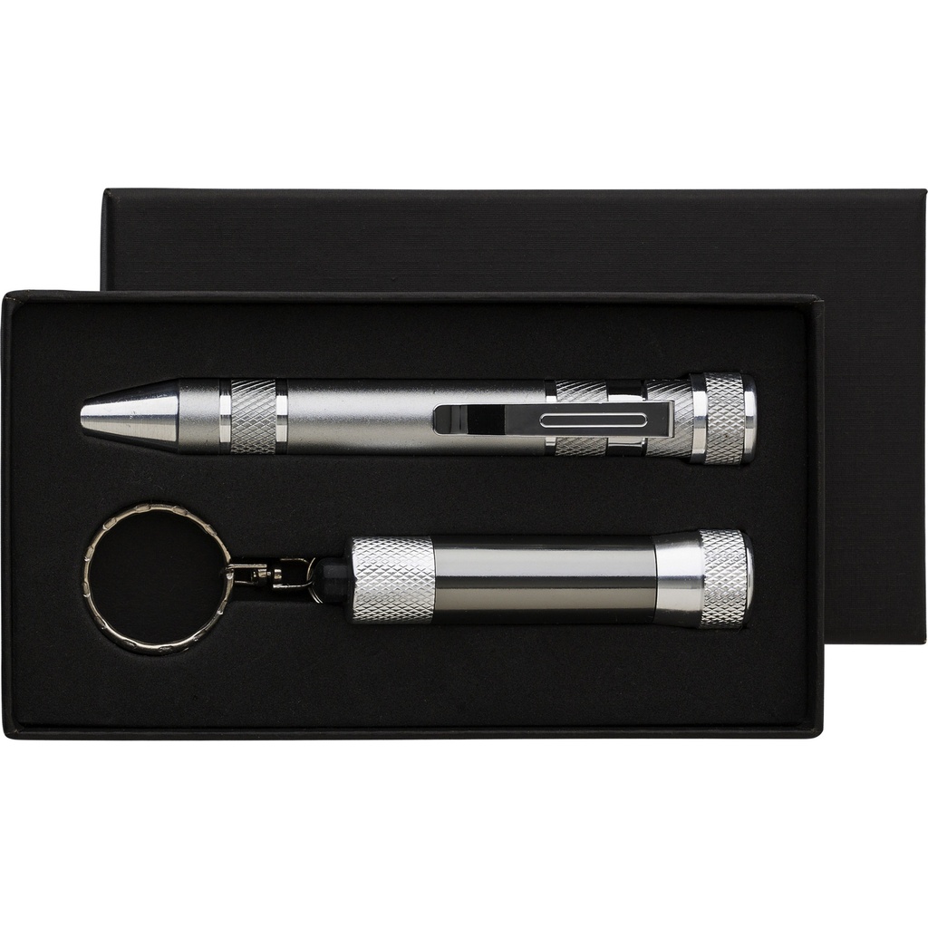 Pen shaped screwdriver set and torch